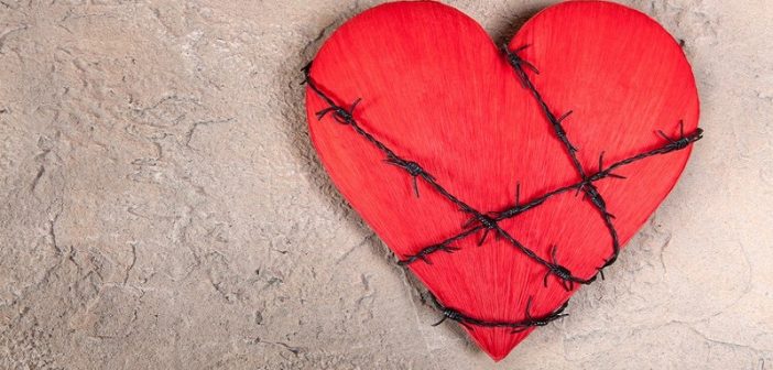 4 Ways A Narcissist Uses Love Bombing To Seduce Their Victims